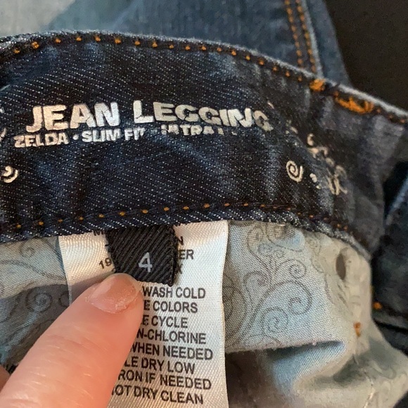 Express size 4 low rise jeans - Picture 4 of 4